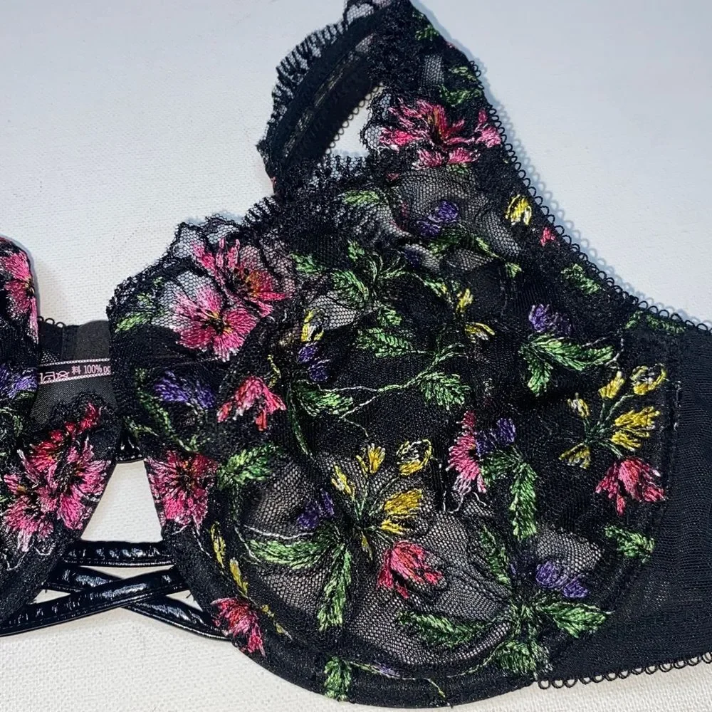 VICTORIA’S SECRET Black Embroidered Floral Very Sexy Unlined Bra and Panty Set
